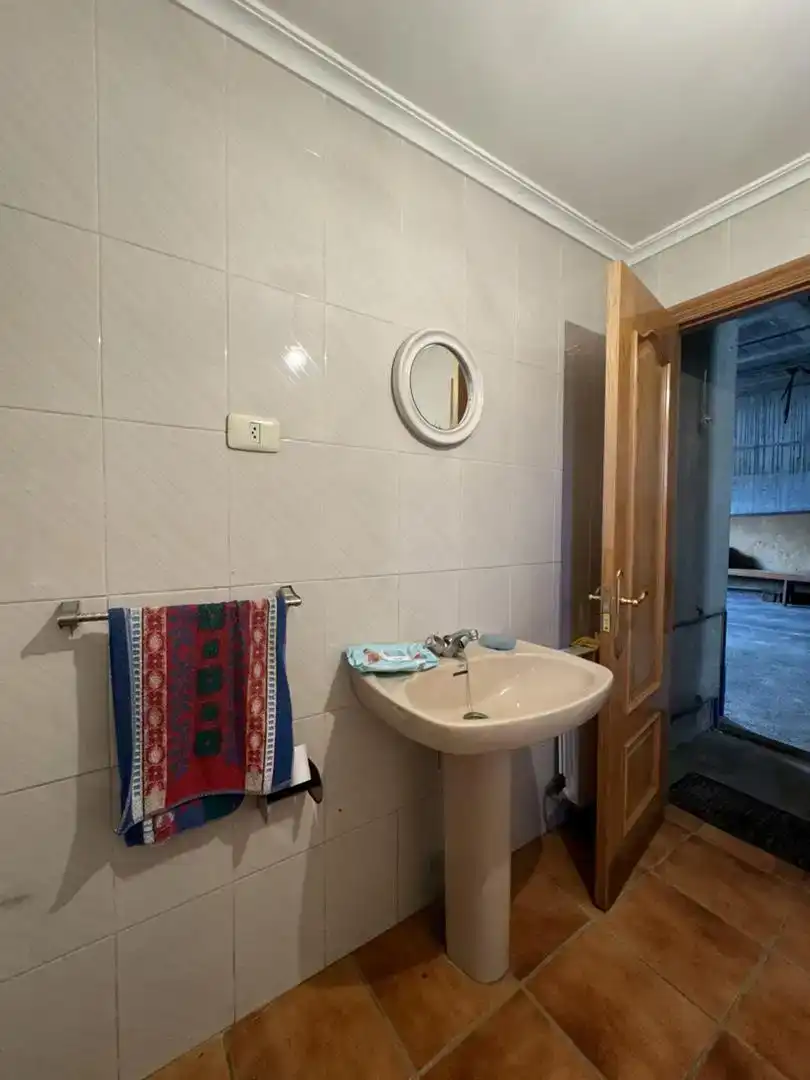 Bany de Casa o xalet en venda en Castro Caldelas amb Jardí privat, Traster i Moblat