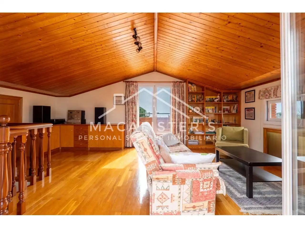 Living room of Houses for sale in El Masnou  with Heating, Private garden and Terrace