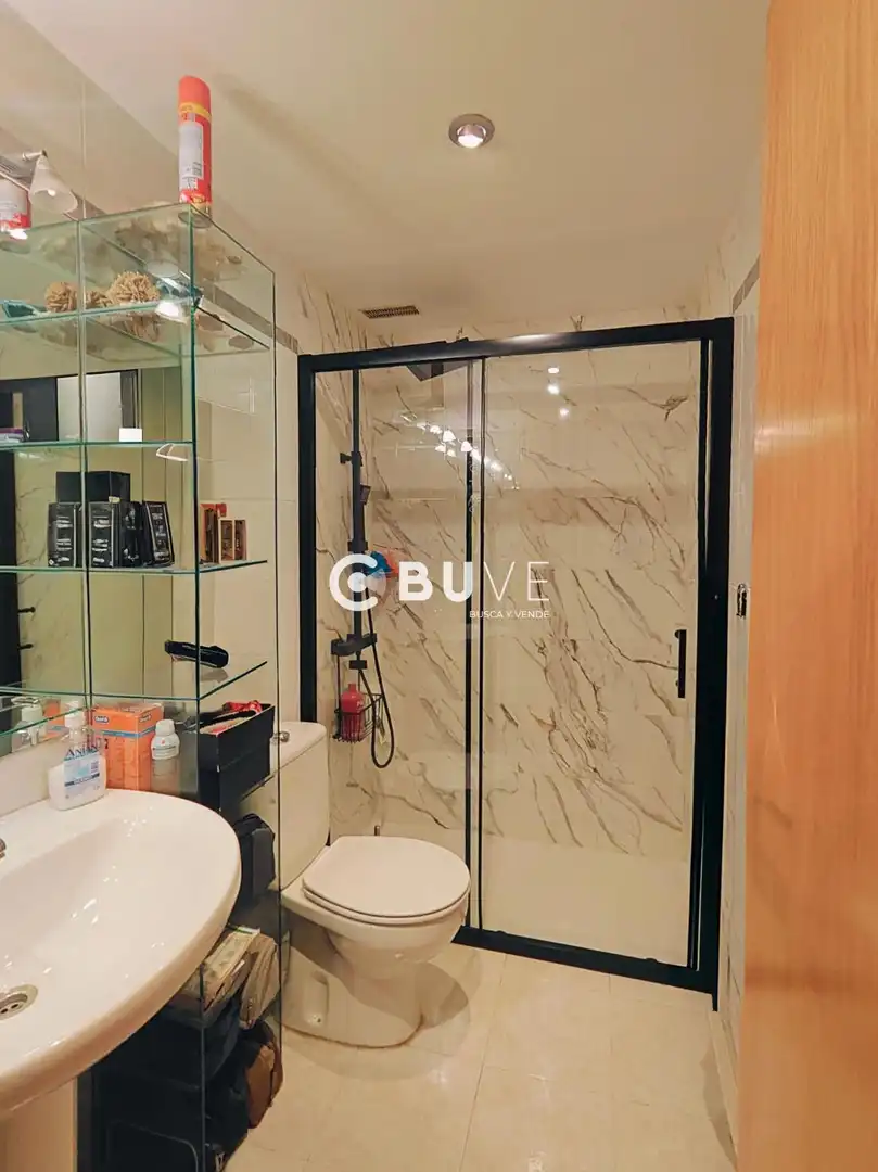 Bathroom of Attic for sale in Madrid  with Air Conditioner, Heating and Parquet flooring