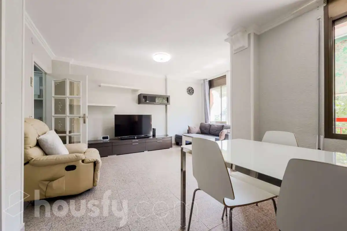 Living room of Flat for sale in Badalona  with Air Conditioner, Heating and Furnished