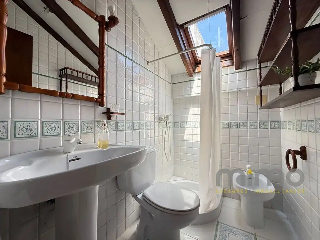 Baño de Dúplex en venta en Errenteria con Calefacción, Trastero y Balcón