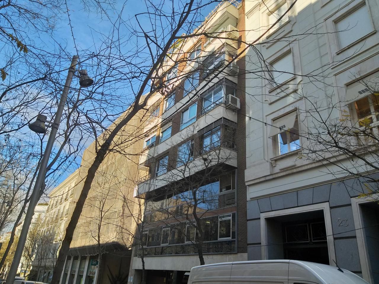 Vista exterior de Apartament en venda en  Madrid Capital amb Aire condicionat, Calefacció i Parquet