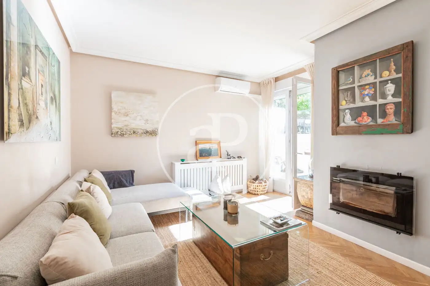 Sala de estar de Casa adosada en venta en Madrid con Aire acondicionado, Calefacción y Jardín privado