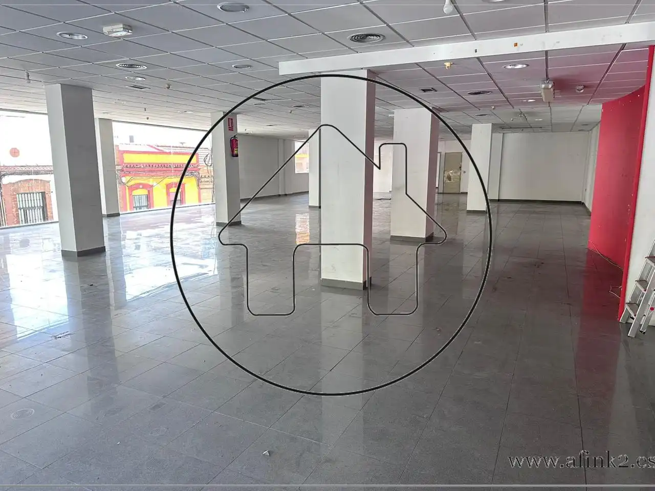 Local comercial en alquiler en Avenida Guatemala 6, imagen 2