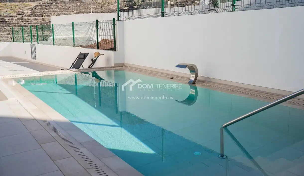 Piscina de Piso en venta en Adeje con Terraza, Trastero y Piscina