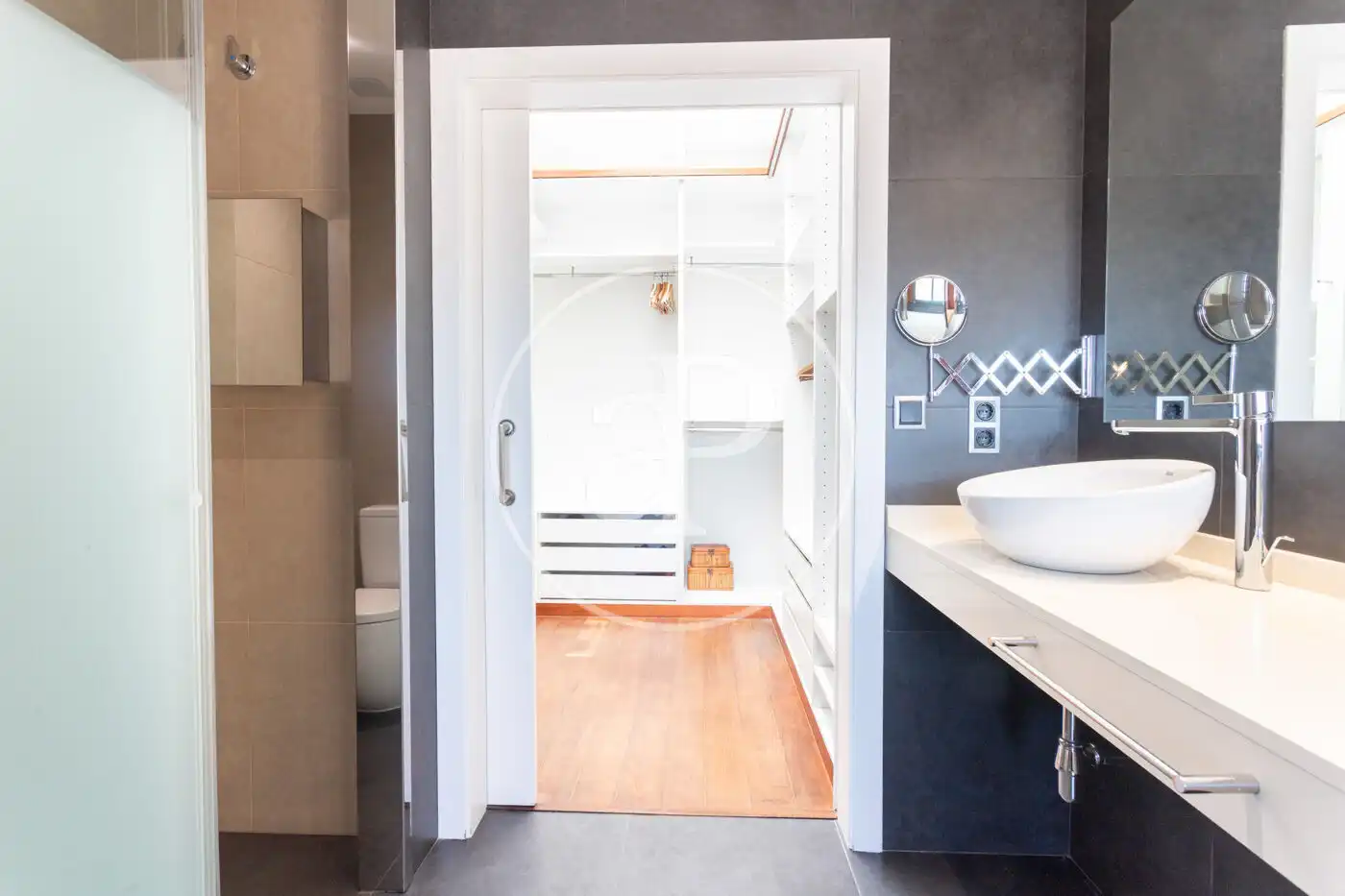 Bathroom of Detached homes for rent in Barcelona  with Air Conditioner, Heating and Private garden
