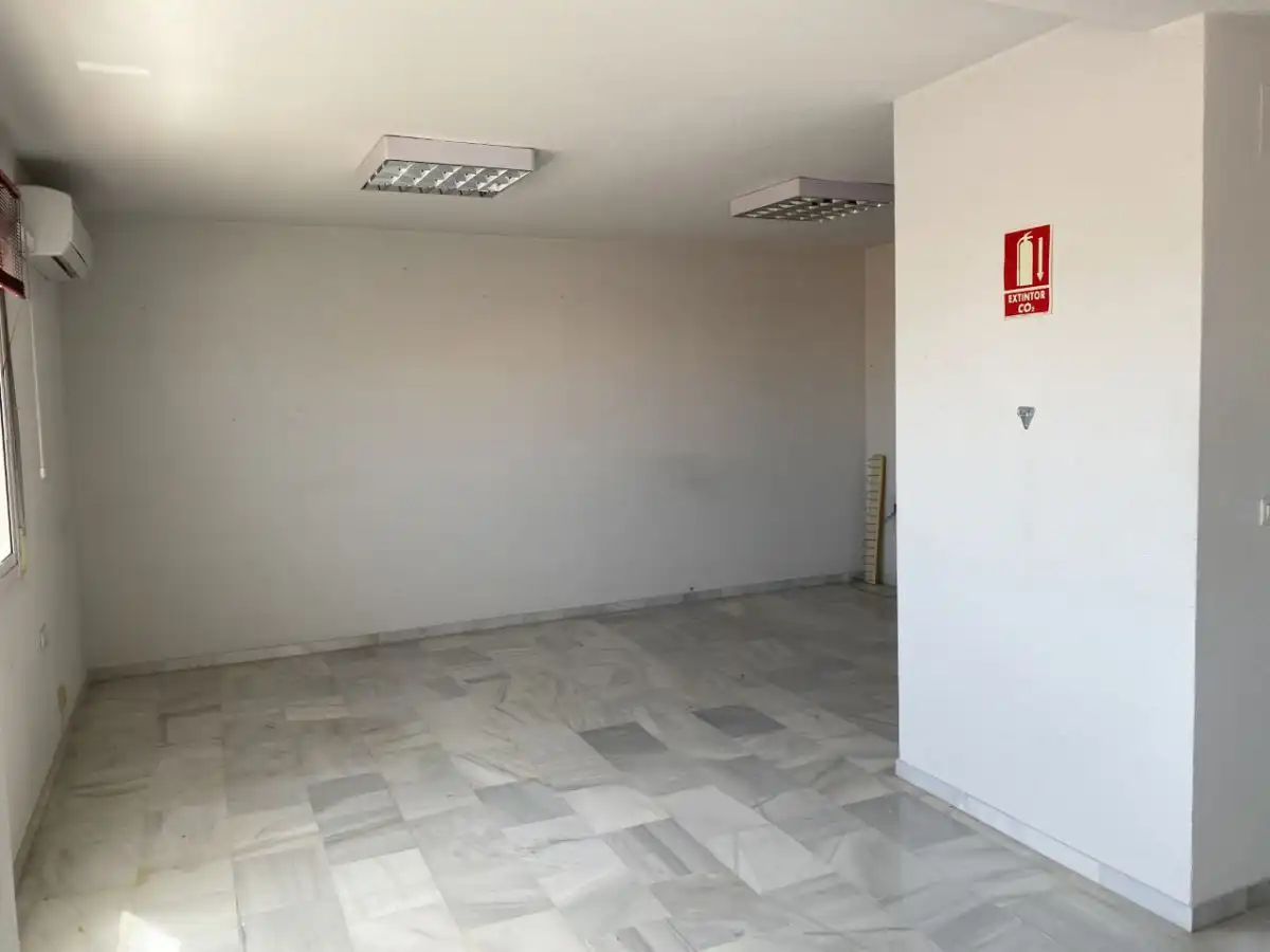 Local comercial en venda a PASEO DE CARLOS CANO SN, imagen 4