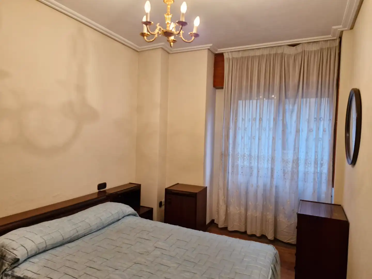 Habitación de Piso de alquiler en Vitoria - Gasteiz con Calefacción, Parquet y Amueblado