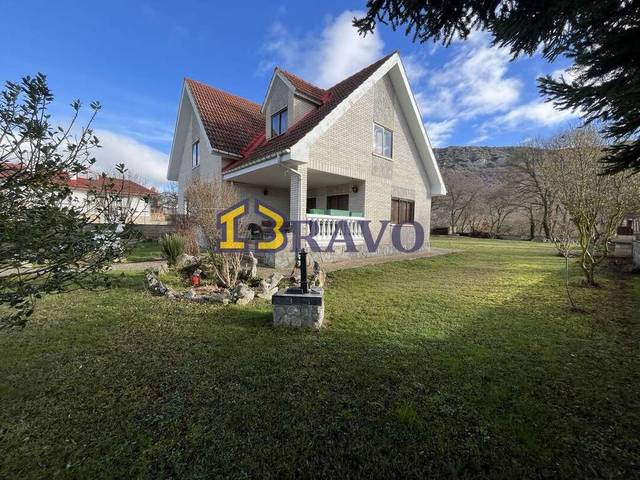 Casa-chalet en Venta en Merindad de Montija