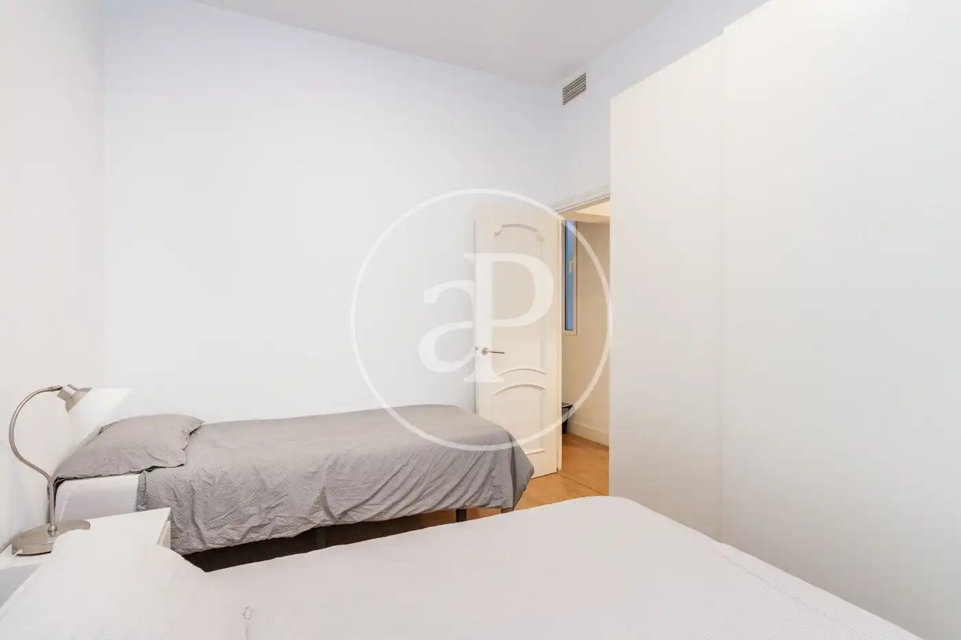 Bedroom of Flat for sale in Madrid  with Air Conditioner, Heating and Furnished