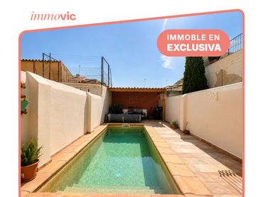 Casa a schiera con balcone in vendita a Carrer de la Calau