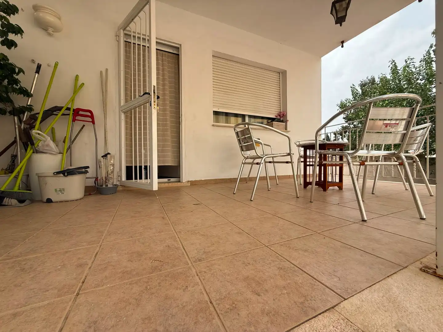 Terrassa de Casa o xalet en venda en La Pobla de Vallbona amb Aire condicionat, Calefacció i Jardí privat