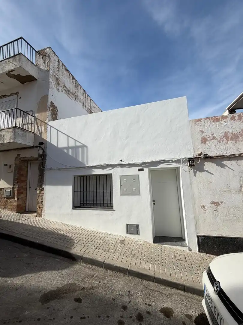 Vista exterior de Casa o chalet en venta en Morón de la Frontera, Sevilla
