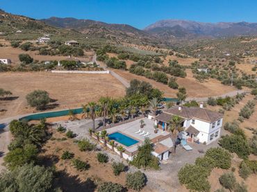 Casa rústica amb piscina en venda a Diseminado Diseminados