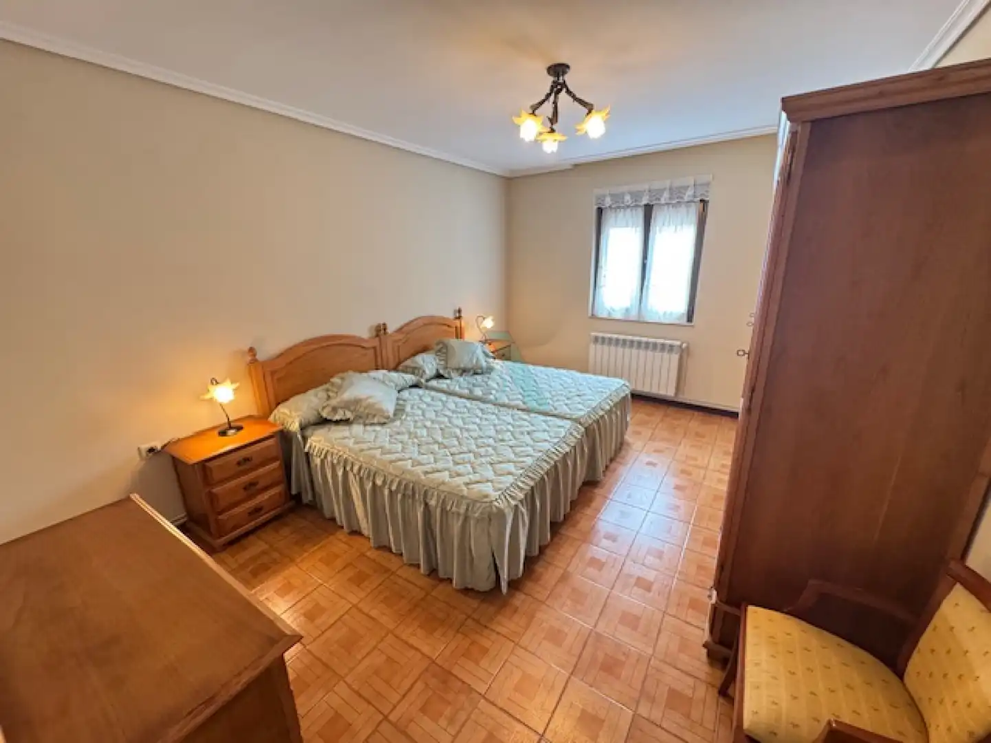 Dormitori de Casa o xalet en venda en Llanes amb Jardí privat