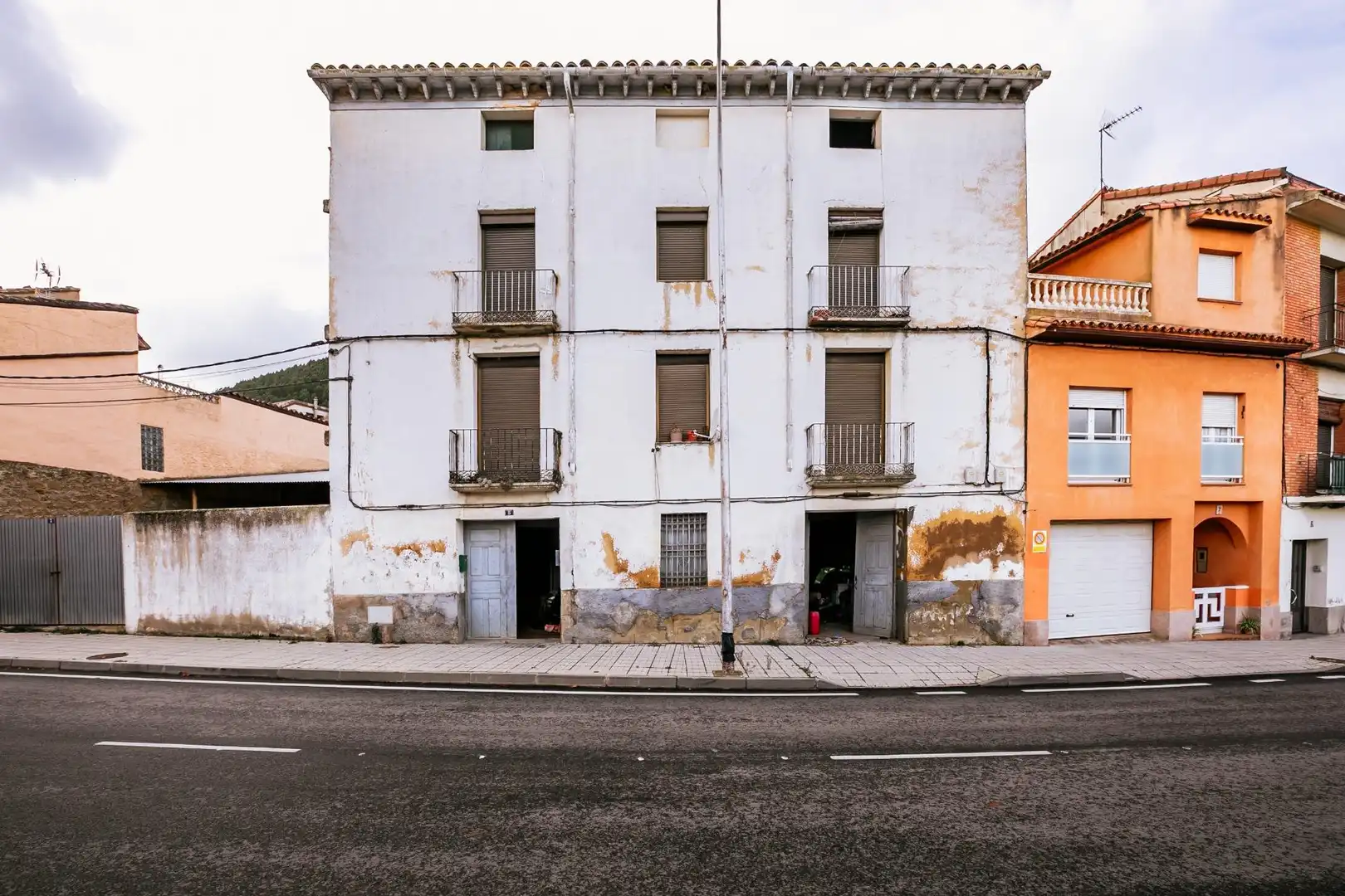 Exterior view of Houses for sale in Ayerbe  with Furnished and Balcony