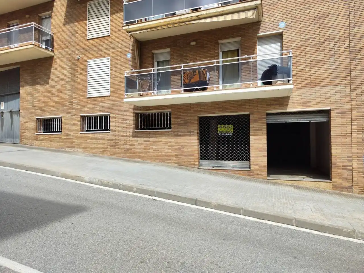 Business premises for sale in Calle Francesc Macià