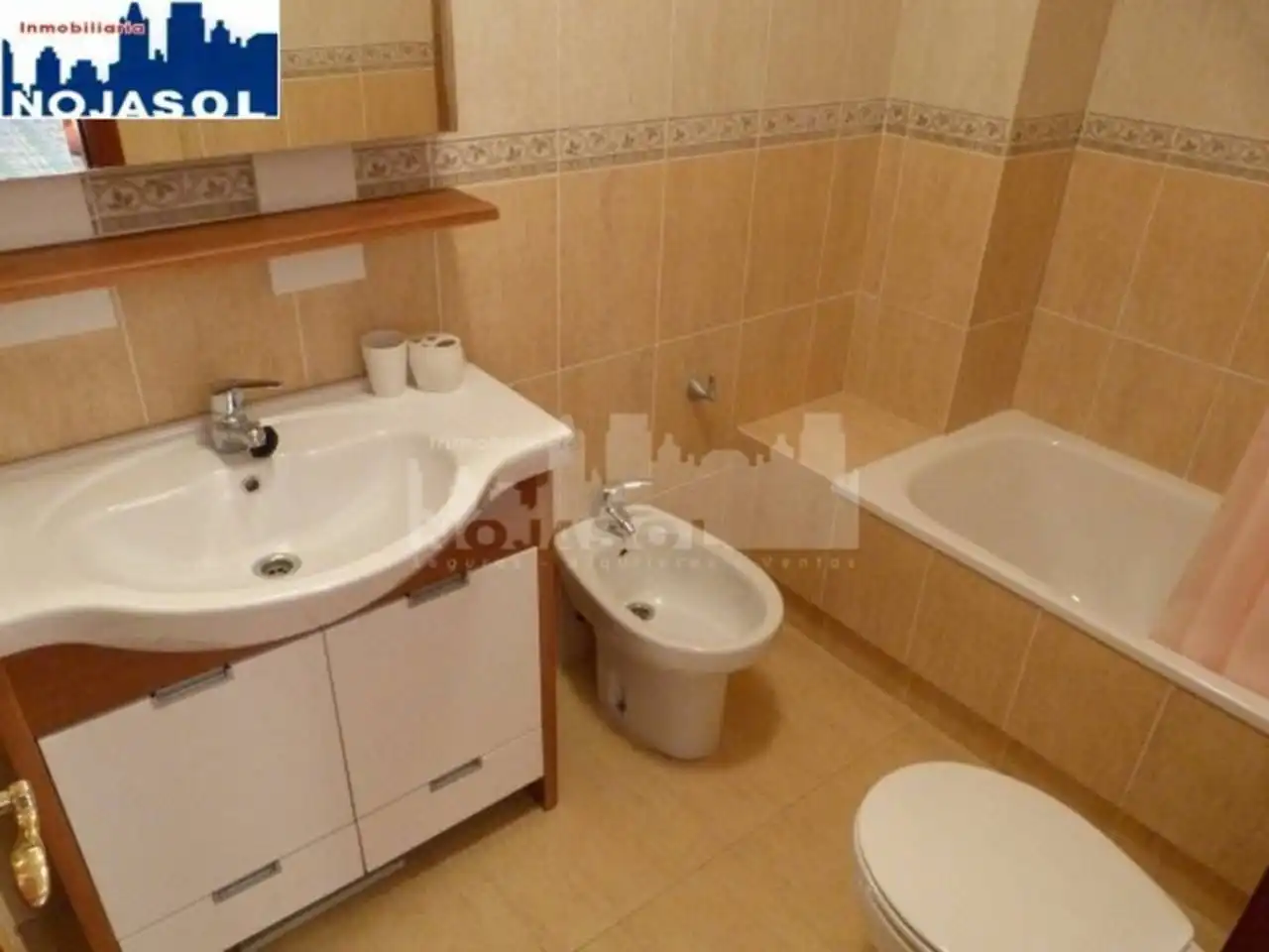 Bany de Apartament de lloguer en Noja amb Calefacció, Jardí privat i Terrassa