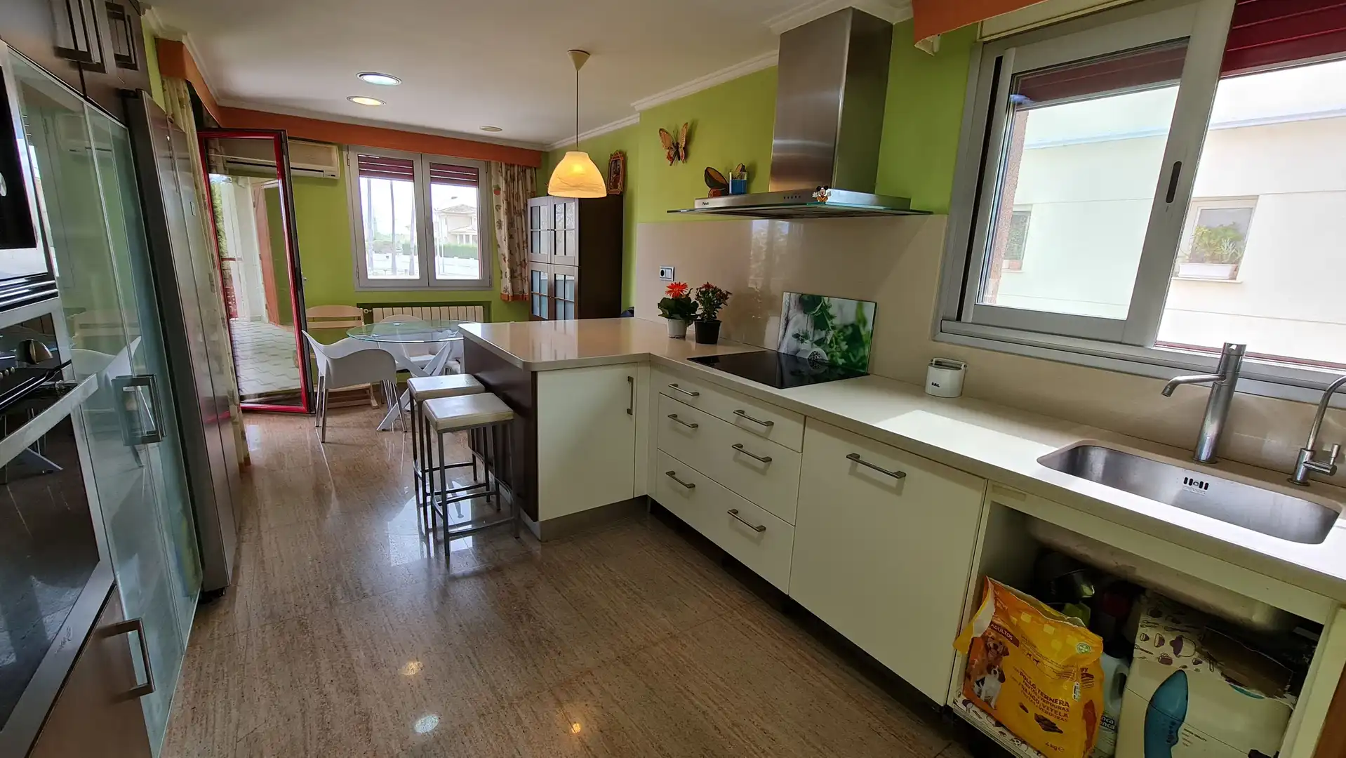 Cuina de Casa o xalet en venda en Oliva amb Aire condicionat, Calefacció i Jardí privat
