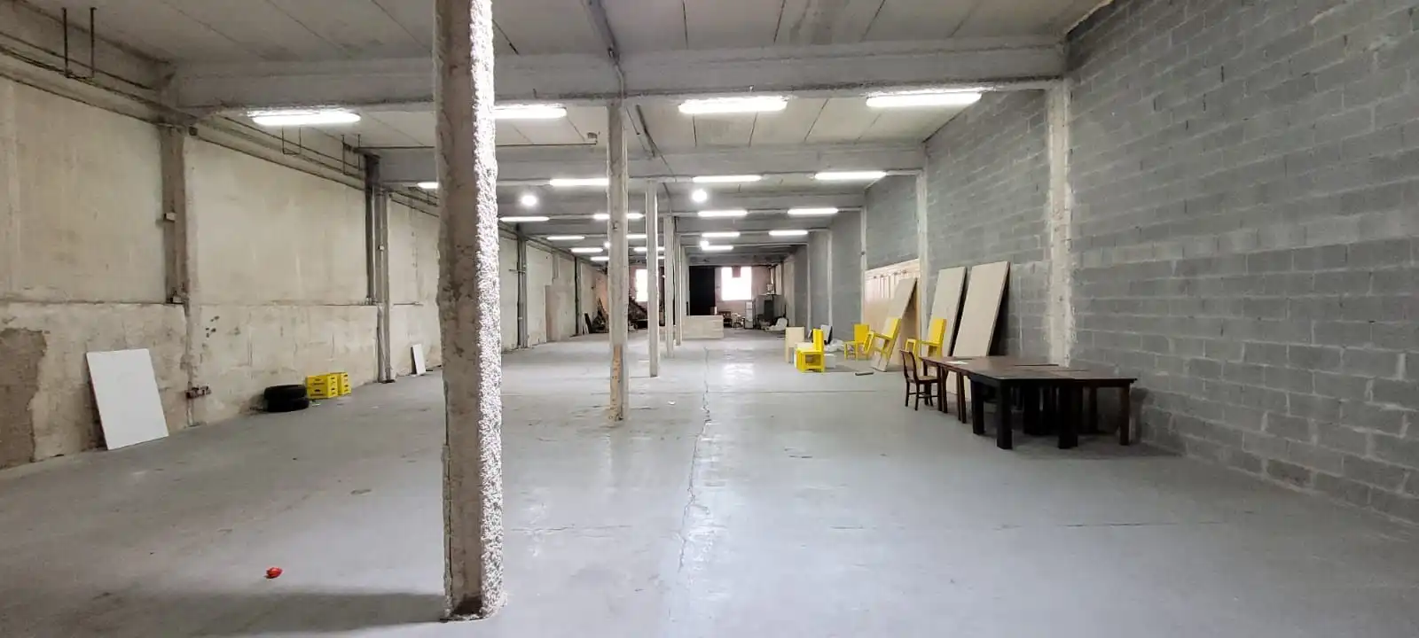 Nave industrial en venta en Ripollet