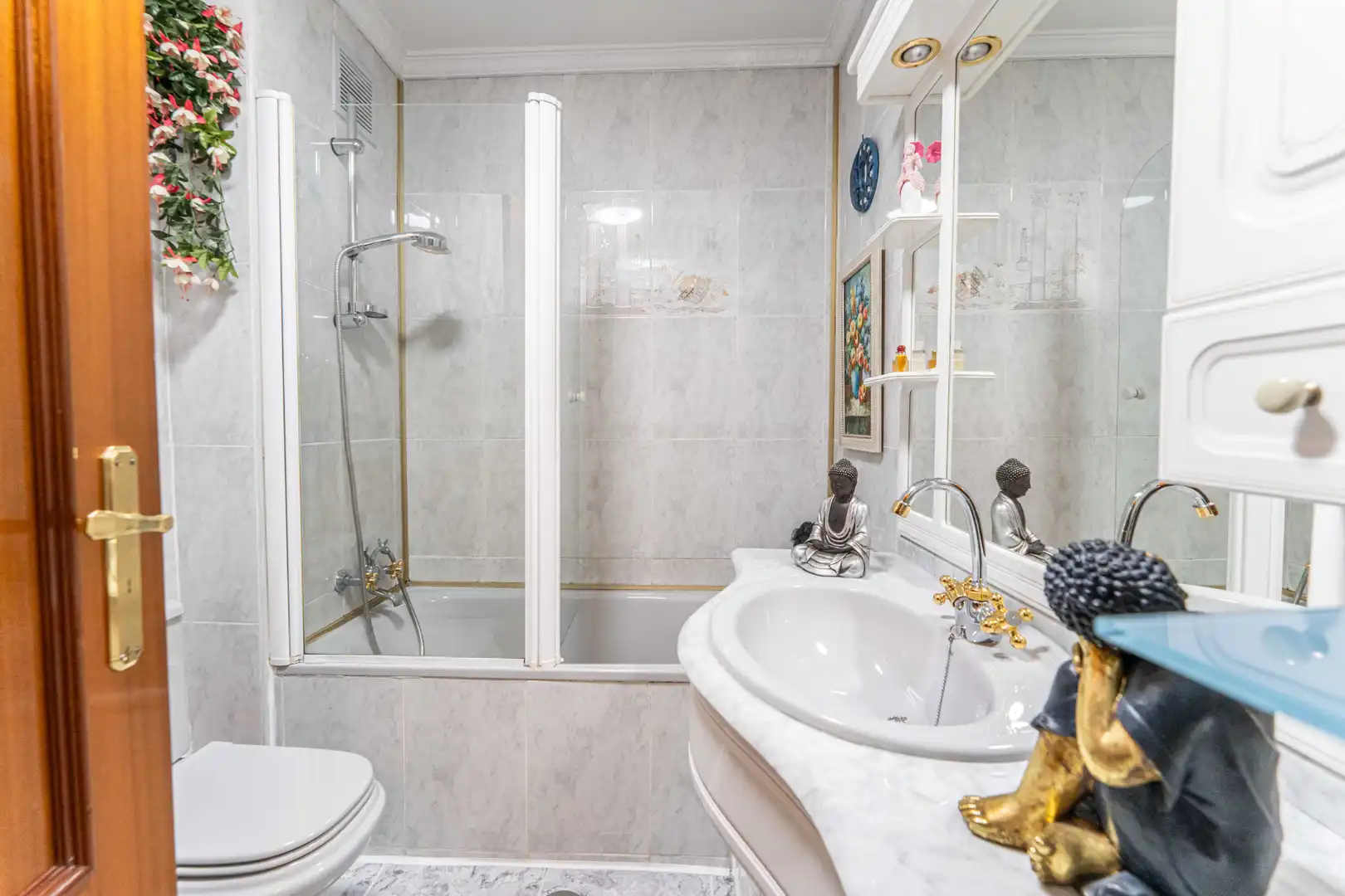 Bathroom of Flat for sale in Madrid  with Heating, Terrace and Furnished