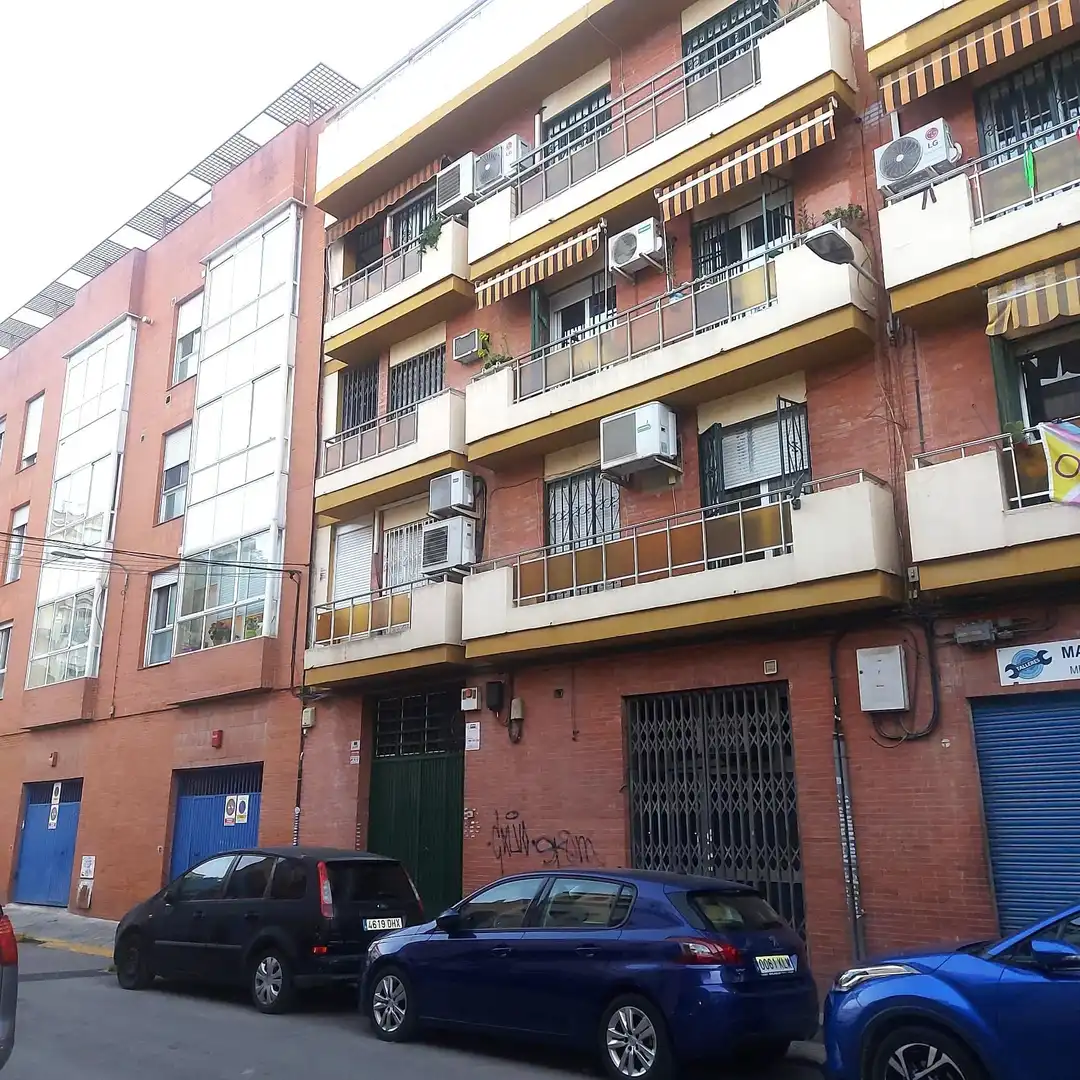 Vista exterior de Local en venta en Sevilla con Aire acondicionado