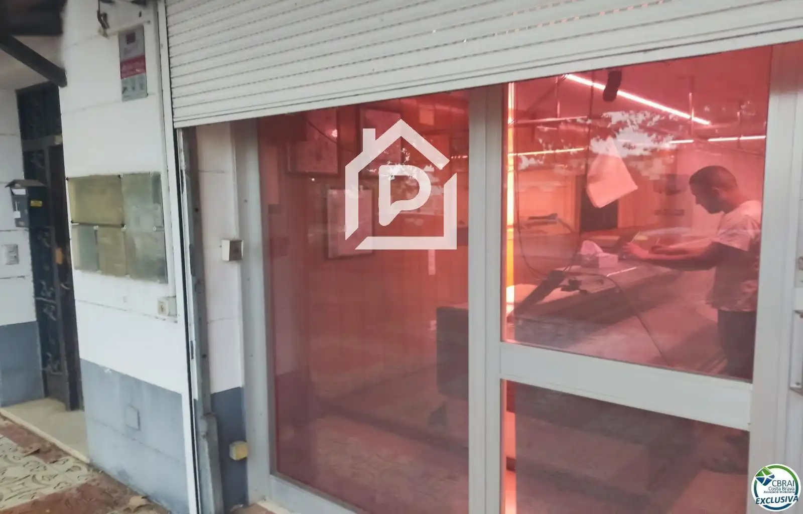 Locale commerciale in vendita a Puigmal 4D