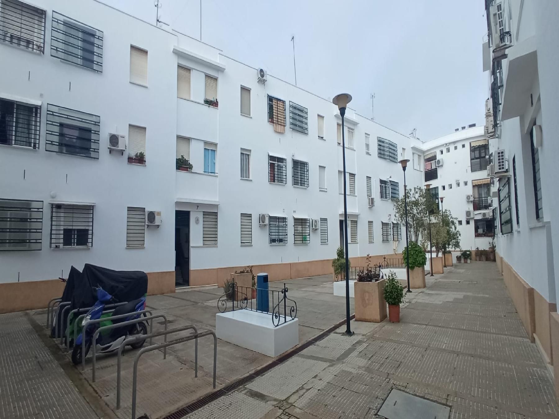 Vista exterior de Pis en venda en Carmona