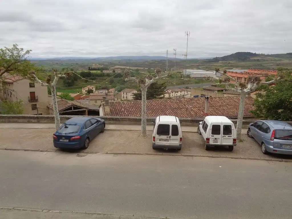 Aparcament de Finca rústica en venda en Briones amb Traster, Moblat i Balcó