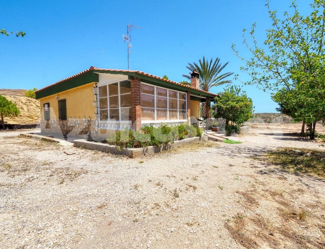 Vista exterior de Casa o xalet en venda en Mutxamel amb Jardí privat, Terrassa i Piscina