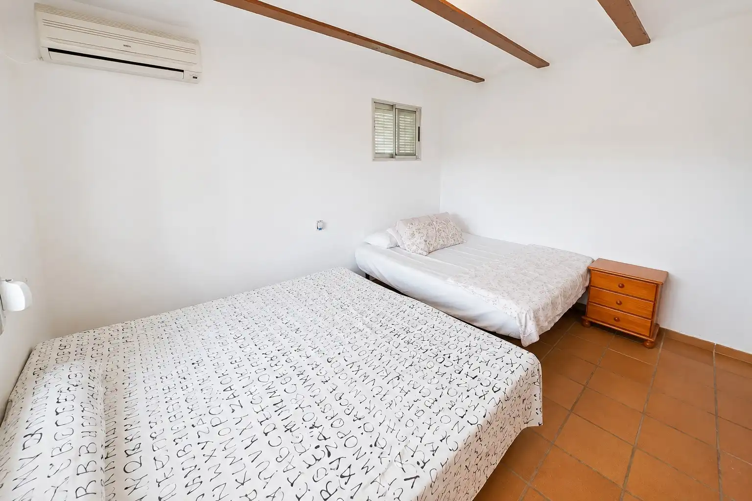Dormitori de Casa o xalet en venda en Alberic amb Jardí privat, Terrassa i Traster