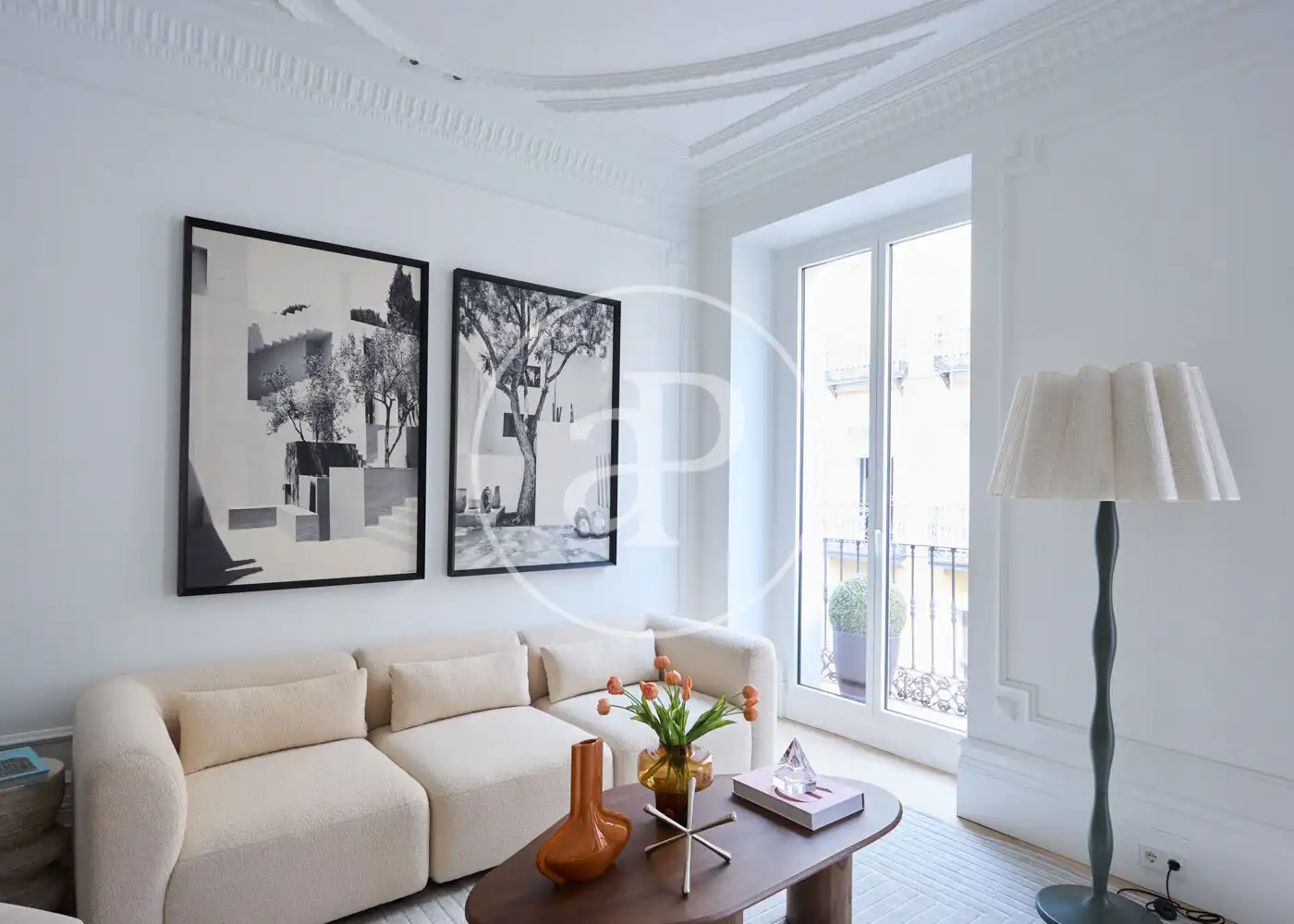 Living room of Flat for sale in Madrid  with Air Conditioner, Heating and Balcony