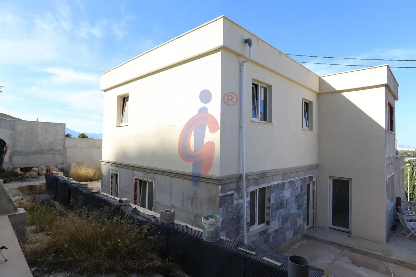Vista exterior de Casa o xalet en venda en Alicante / Alacant amb Jardí privat, Terrassa i Piscina