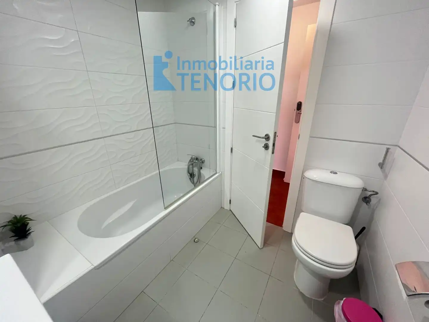 Bathroom of Study for sale in Islantilla  with Air Conditioner, Terrace and Community pool