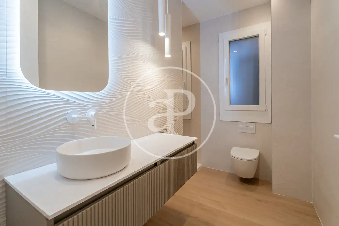 Bathroom of Flat for sale in Madrid  with Air Conditioner, Heating and Terrace