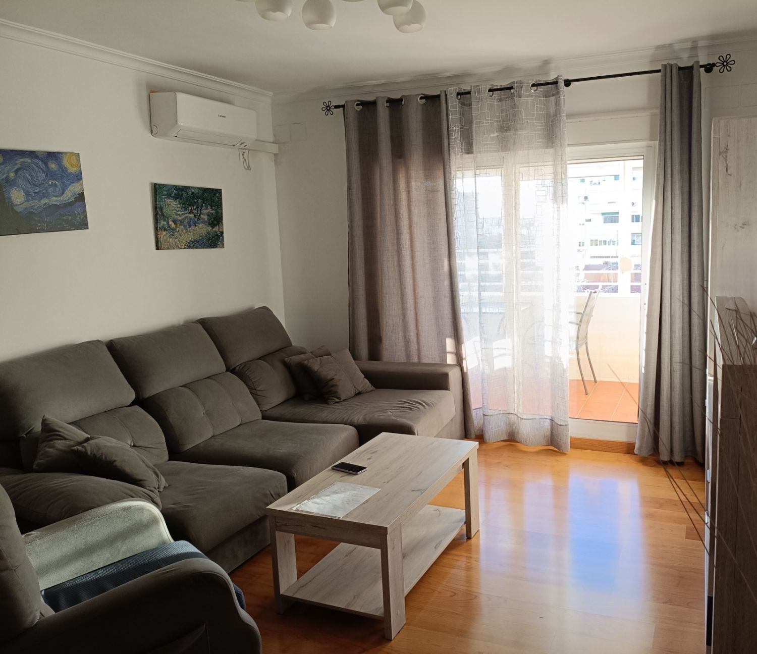 Living room of Flat for sale in  Sevilla Capital  with Air Conditioner and Terrace
