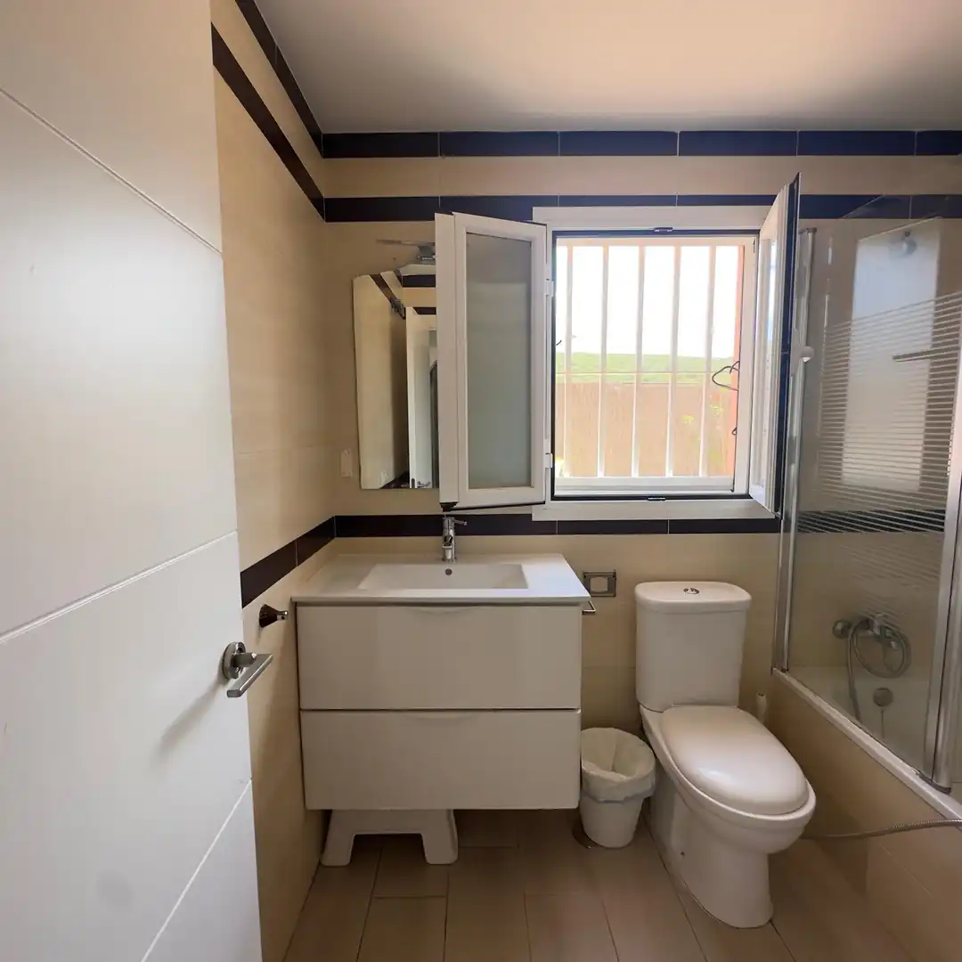 Baño de Piso en venta en La Línea de la Concepción