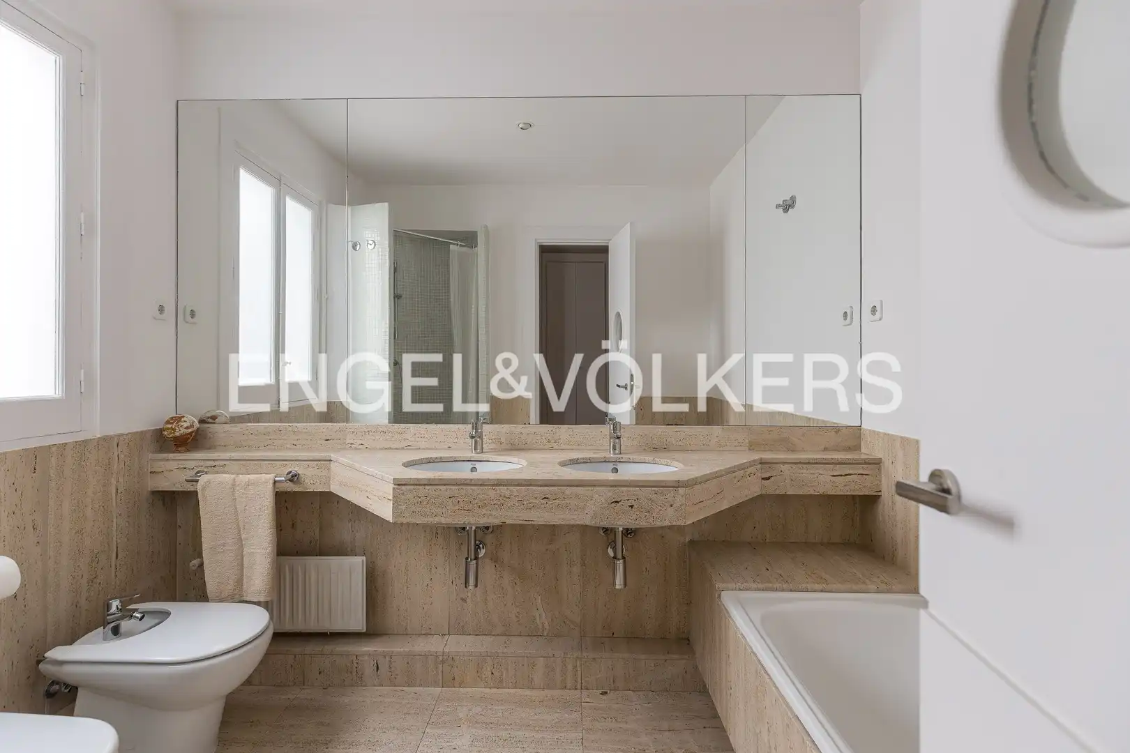 Badezimmer von Wohnung zur Miete in Madrid mit Klimaanlage, Heizung und Parkett