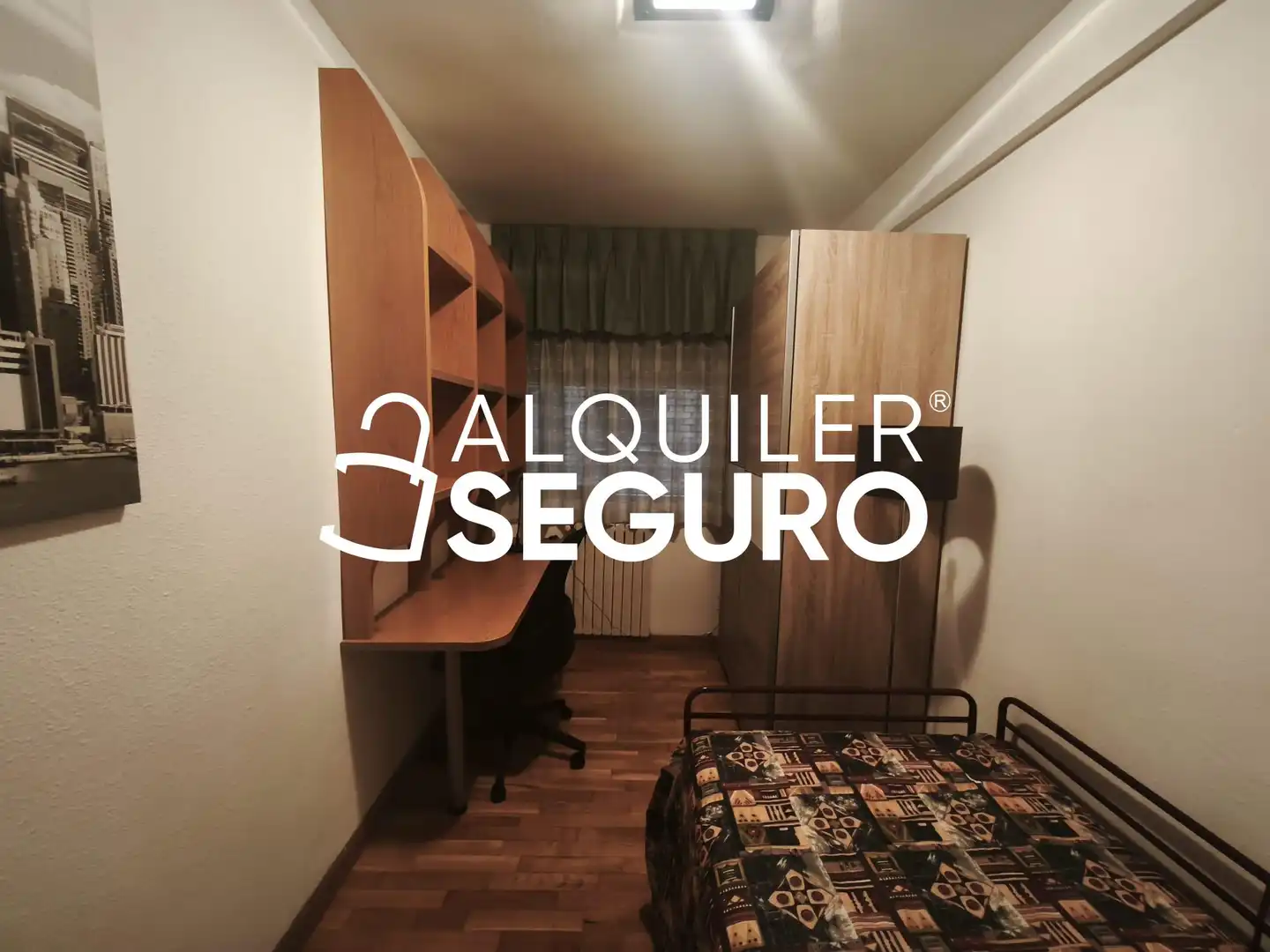 Bedroom of Flat for rent in Zaragoza  with Heating, Terrace and Furnished