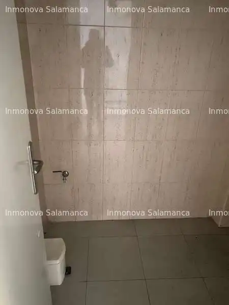 Bathroom of Office for sale in Salamanca