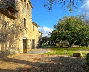 Vista exterior de Finca rústica en venda en Maçanet de la Selva amb Jardí privat i Terrassa