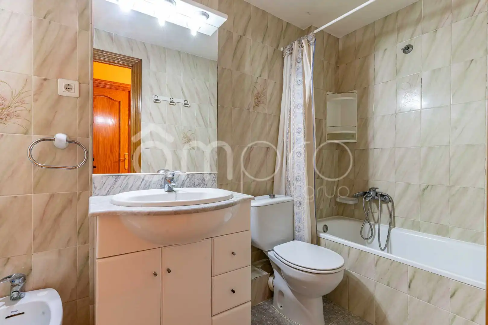 Baño de Piso en venta en Torredembarra con Aire acondicionado, Terraza y Balcón