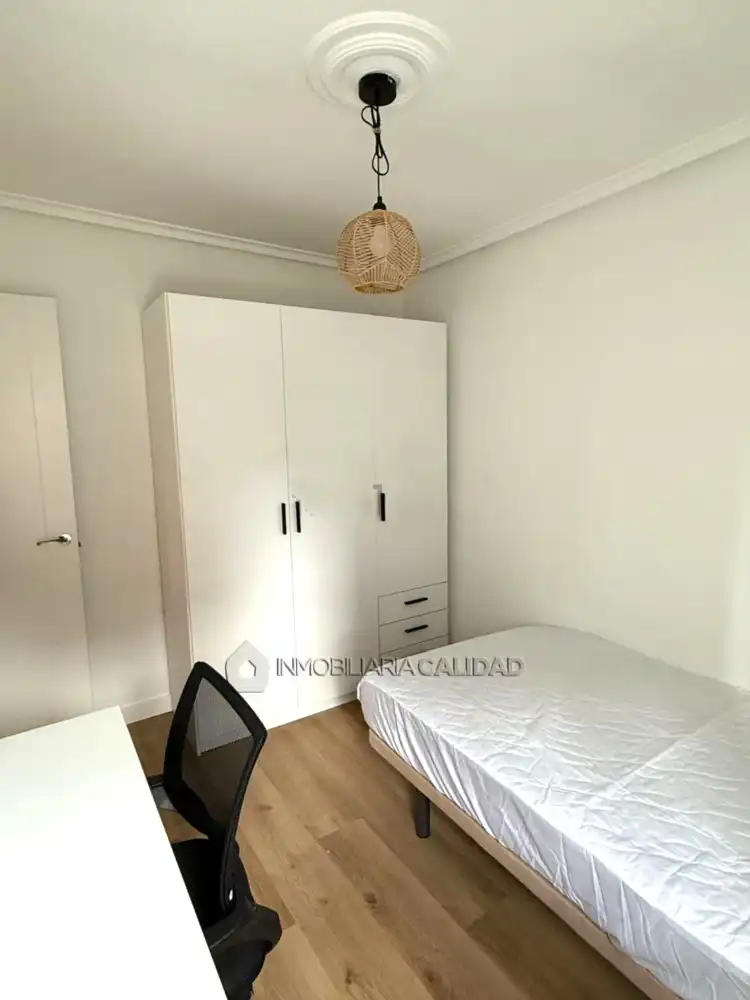 Bedroom of Flat for rent in Burgos  with Heating