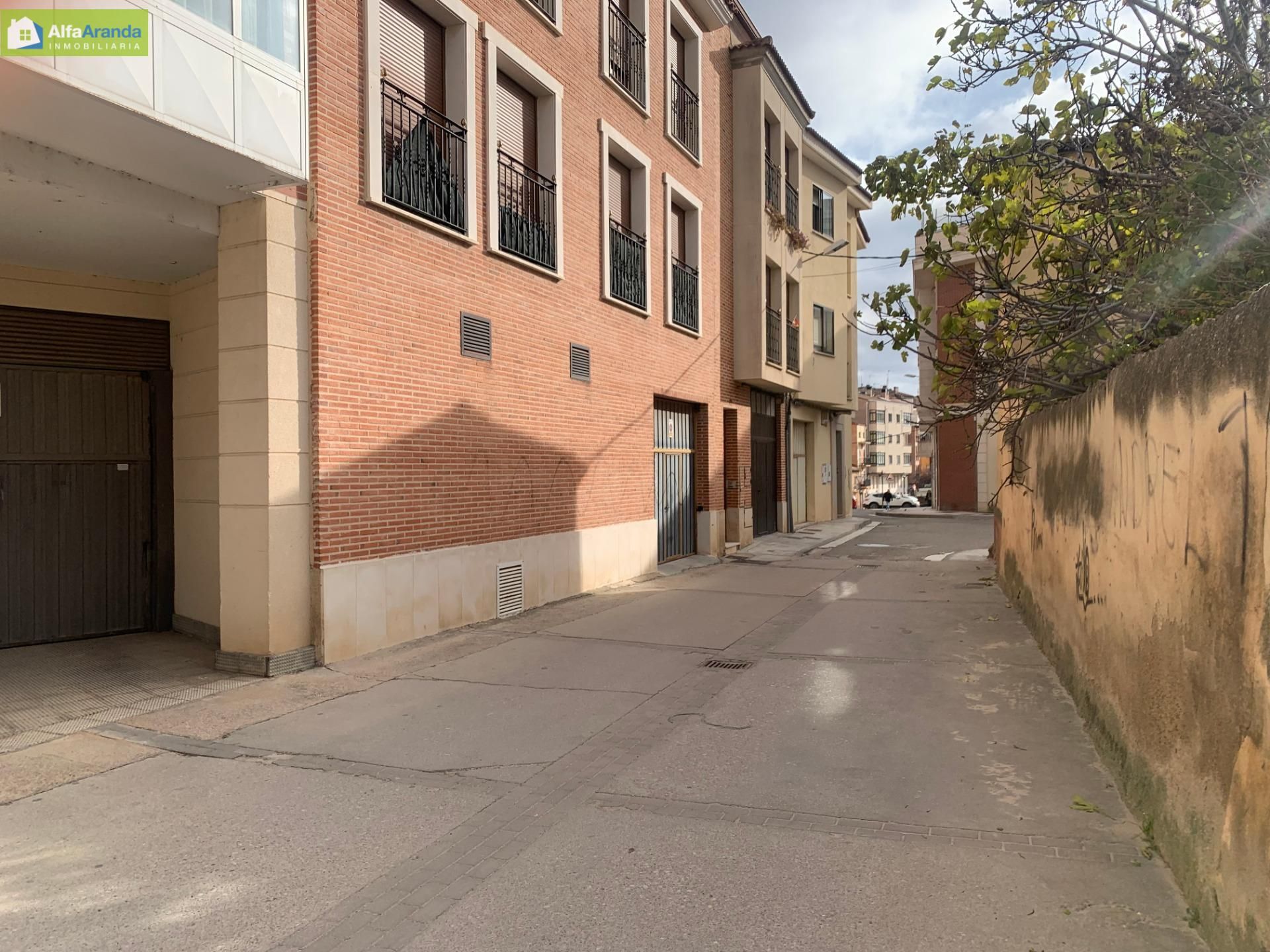 Exterior view of Garage for sale in Aranda de Duero