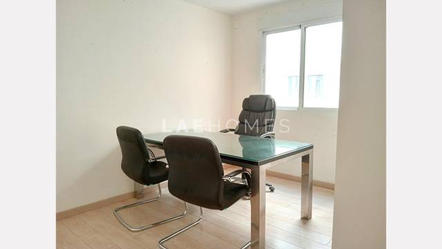 Oficina en Alquiler en Calle DUQUESA DE PARCENT en Ensanche Centro - Puerto