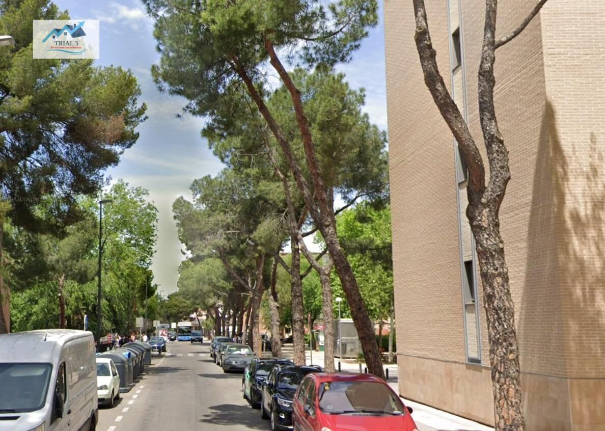 Vista exterior de Pis en venda en  Madrid Capital amb Terrassa i Balcó