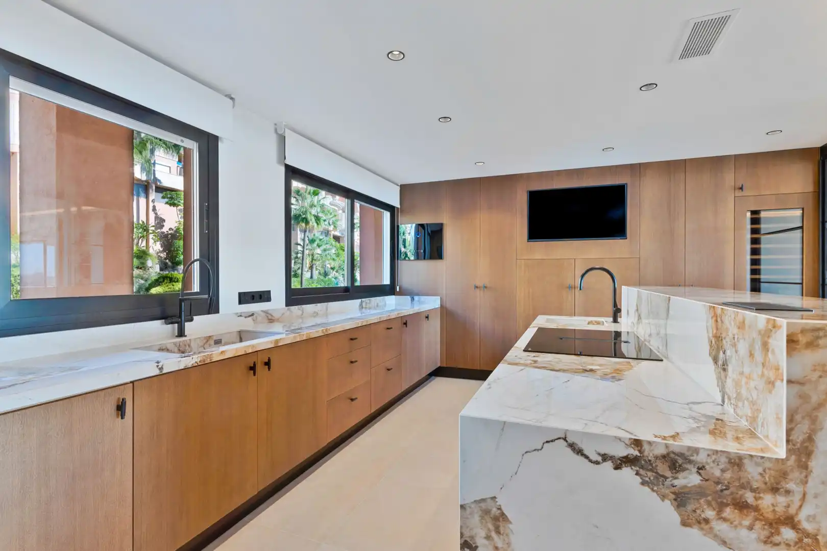Kitchen of Apartments for sale in Marbella  with Air Conditioner, Terrace and Swimming Pool