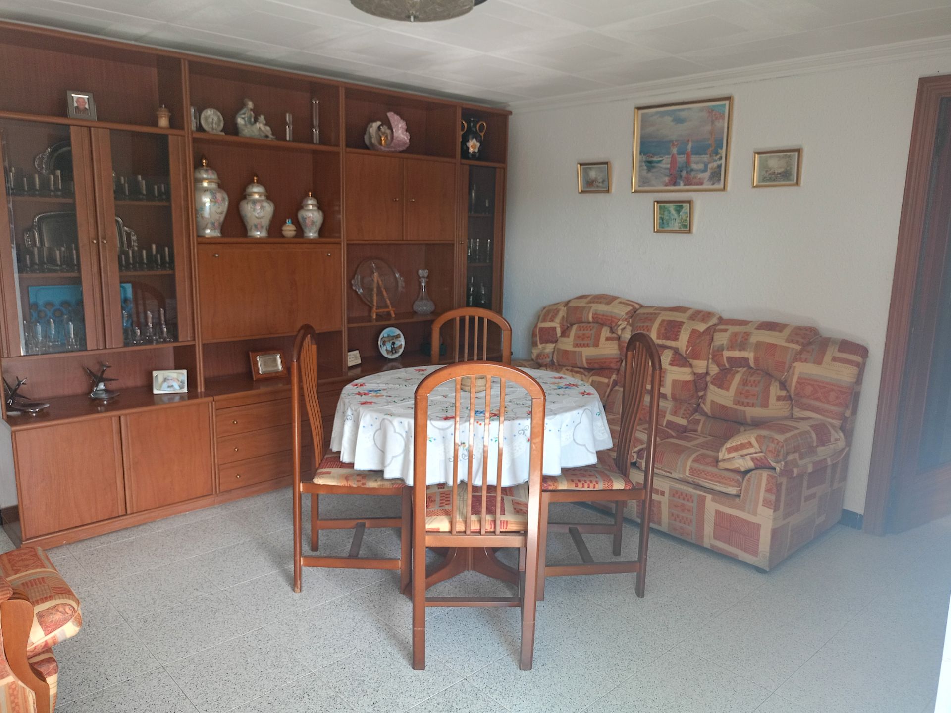 Comedor de Piso en venta en Terrassa con Calefacción, Amueblado y Horno