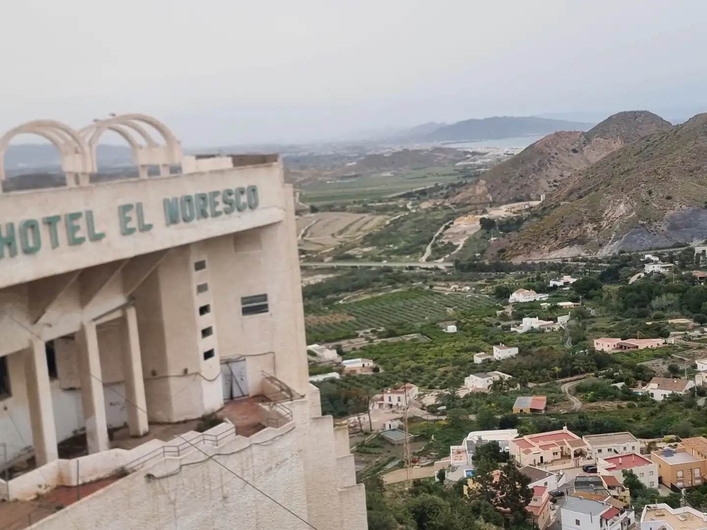 Außenansicht von Gebäude zum Verkauf in Almería
