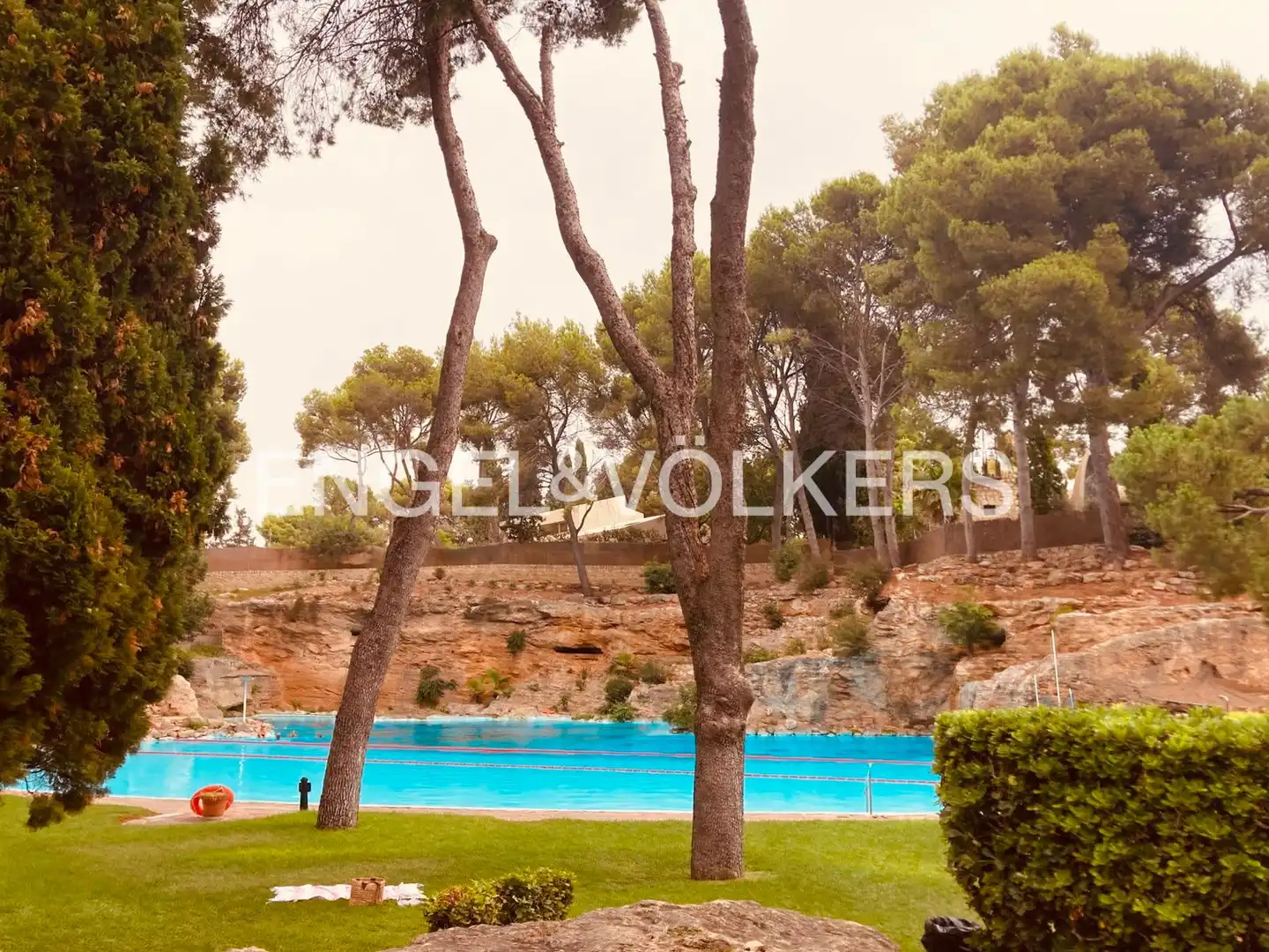 Piscina de Casa o chalet de alquiler en Rocafort con Aire acondicionado, Calefacción y Jardín privado